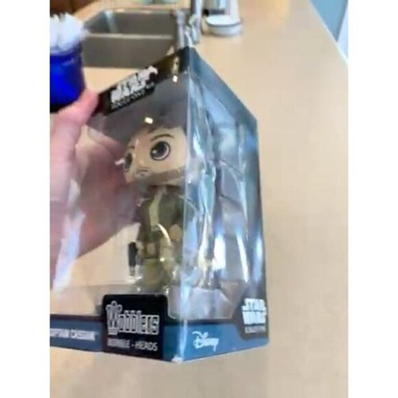 FUNKO WOBBLERS STAR WARS ROGUE ONE CASSIAN ANDOR VINYL BOBBLE HEAD WOBBLER - Picture 2 of 7